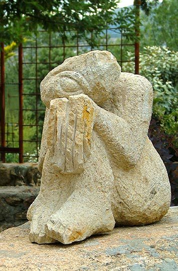 Escultura Berrutti entorno de la fundación